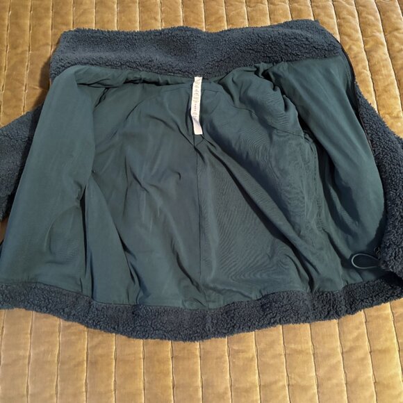 Lululemon cinchable fleece zip up jacket / hunter green - Picture 3 of 4